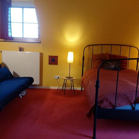 Kemenate Zimmer Gechaichnishof 7Born Maring-Noviand Exterior foto