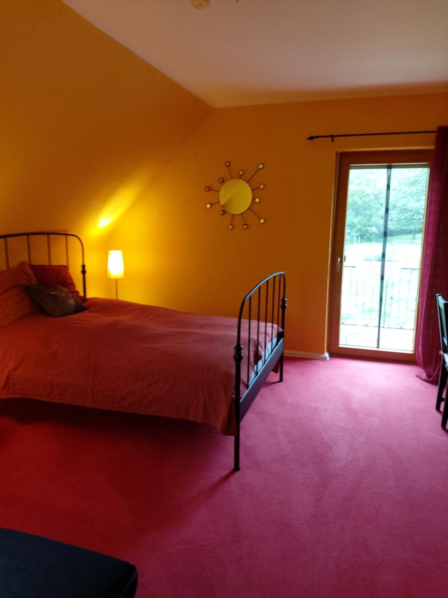 Kemenate Zimmer Gechaichnishof 7Born Maring-Noviand Exterior foto